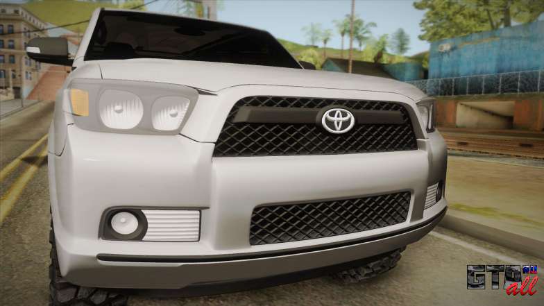 Toyota 4runner 2010 для GTA San Andreas передняя часть