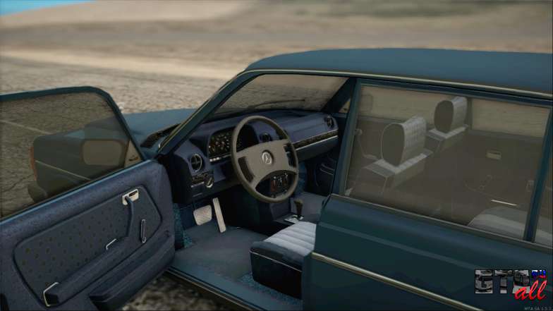 Mercedes-Benz 240D для GTA San Andreas открытая дверь