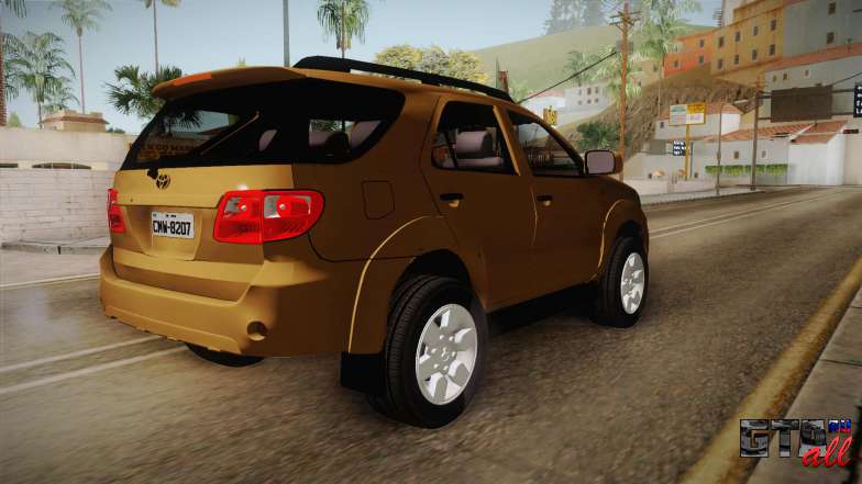 Toyota Fortuner V для GTA San Andreas вид сзади