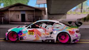 BMW M3 GT2 Miku GSR для GTA San Andreas вид сбоку