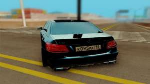 Mercedes-Benz E500 для GTA San Andreas задняя часть