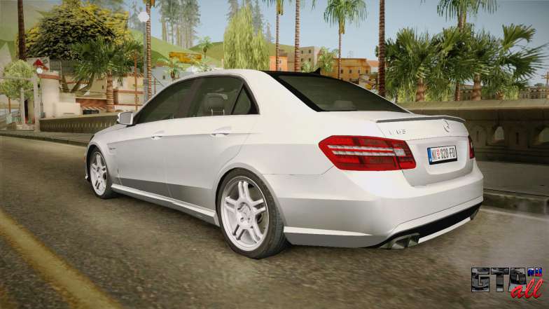 Mercedes-Benz E63 AMG для GTA San Andreas вид сзади