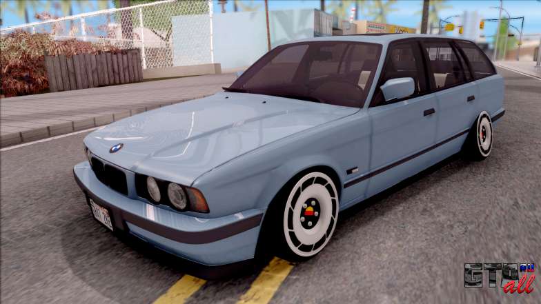 BMW M5 E34 Touring Slammed 1995 для GTA San Andreas - вид спереди