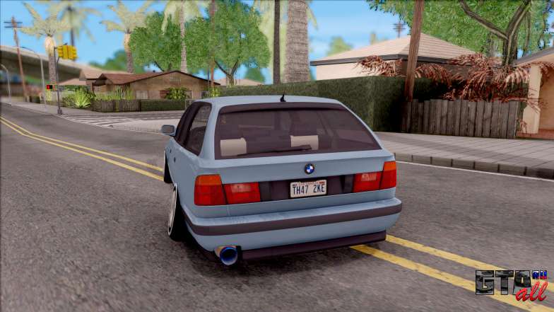 BMW M5 E34 Touring Slammed 1995 для GTA San Andreas - вид сзади