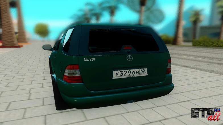 Mersedes-Benz ML 230 для GTA San Andreas - вид сзади