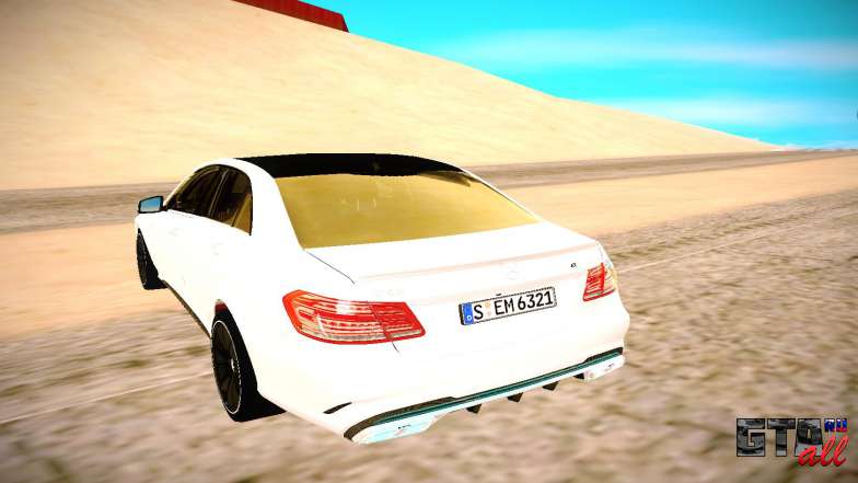 Mercedes-Benz E63 AMG для GTA San Andreas - вид сзади