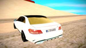 Mercedes-Benz E63 AMG для GTA San Andreas - вид сзади