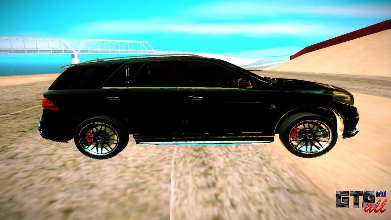 Mercedes-Benz ML63 AMG для GTA San Andreas - вид сбоку